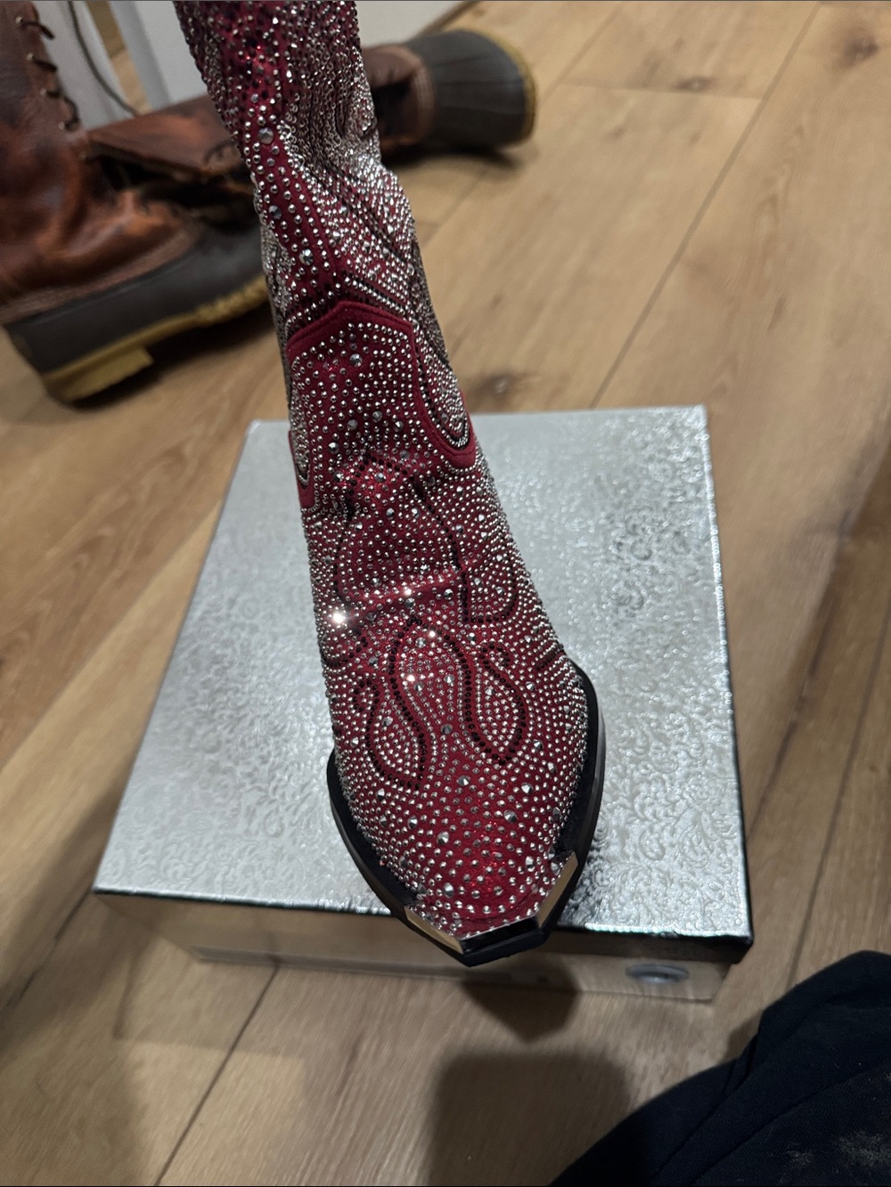 Red Crystal-Embellished Women's Heeled Western Boots - Picture 2 of 4